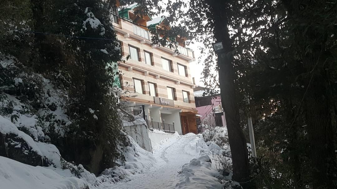 Hotel Kayanat Далхаузи Екстериор снимка